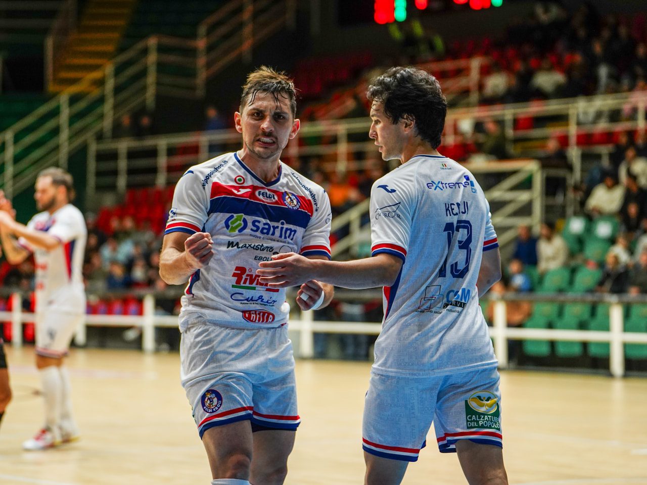 photo 1760174053338 4def27153cb7